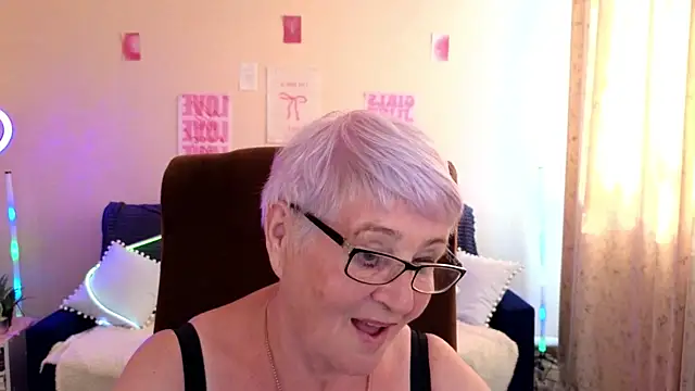 Chat XXX en directo de Sandra_Snowflake