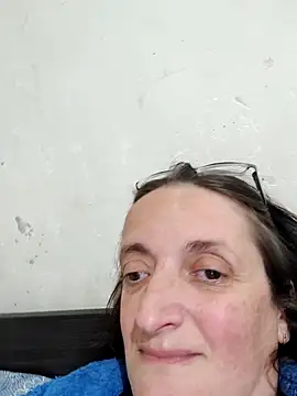 Ulyana396: απευθείας συνομιλ ία ΧΧΧ