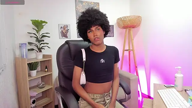 NaomiSaenz_'s Live XXX Chat