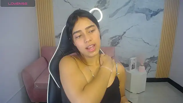 Chat +18 de HotStreawberry_ch ao vivo