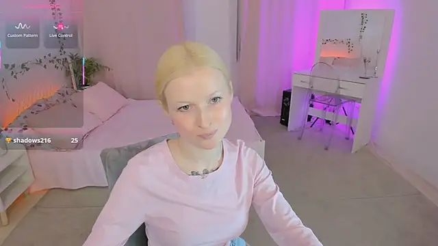 XXX chat uživo modela Laly_Peach