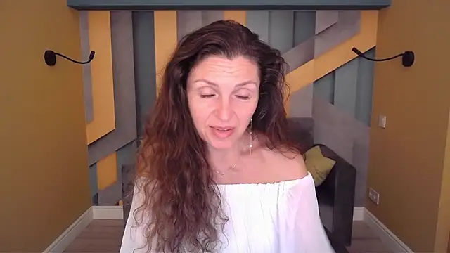 EllaLong XXX чат на живо
