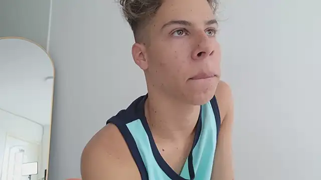 grey___27 élő XXX-chatje