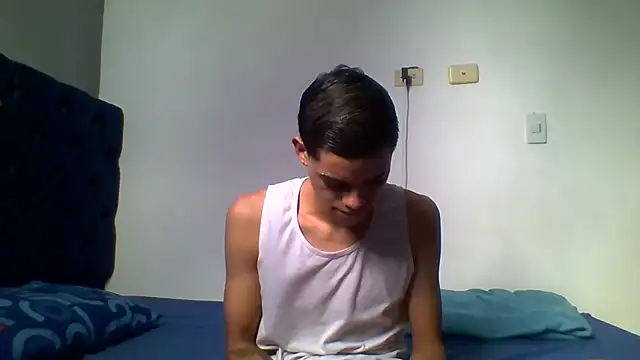 Latinos_2001 XXX чат на живо