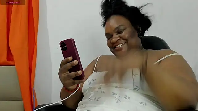 Chat XXX en directo de lilybaudyn_