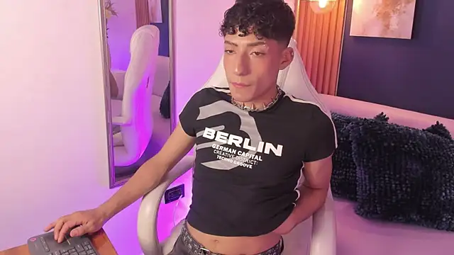 Chat +18 de Adann_Scott ao vivo