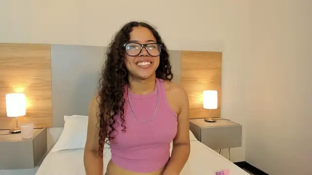 צ'אט XXX בשידור חי של nicollsky