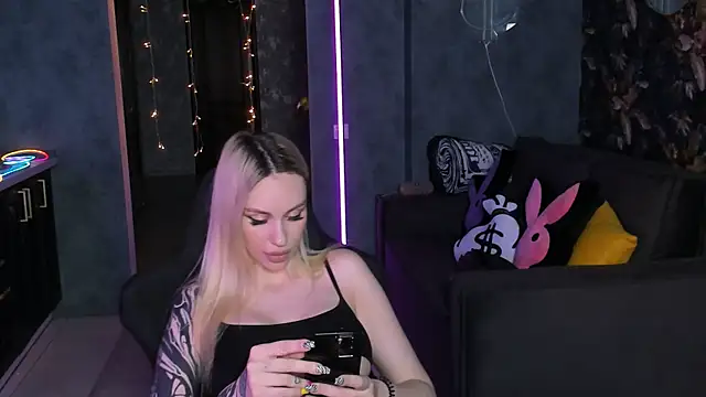 Blckmirrorr's Live XXX Chat
