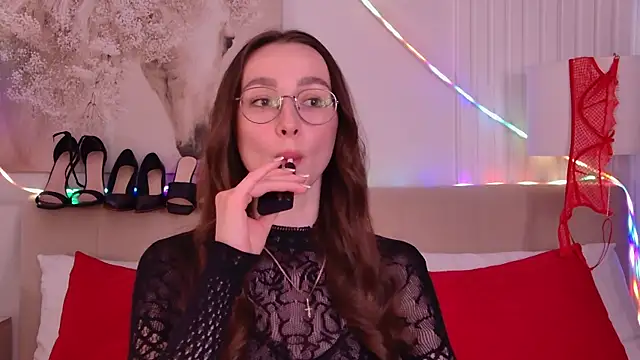 Emily_Simon – Naživo XXX chat