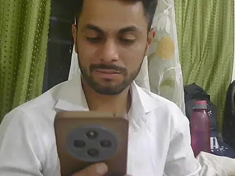 Stubborndesiboy's Live XXX Chat