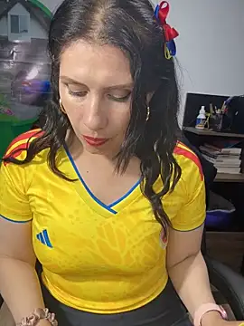 Alysson-- live XXX chat