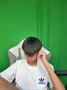DD-101's Live XXX Chat