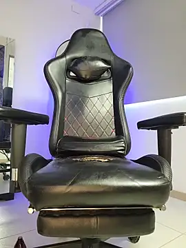 johnjaguar1_'s Live XXX Chat