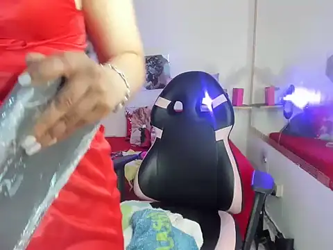 dulce_luna_small Adlı Modelin Canlı XXX Sohbeti