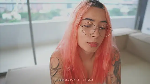 dearnina_'s Live XXX Chat