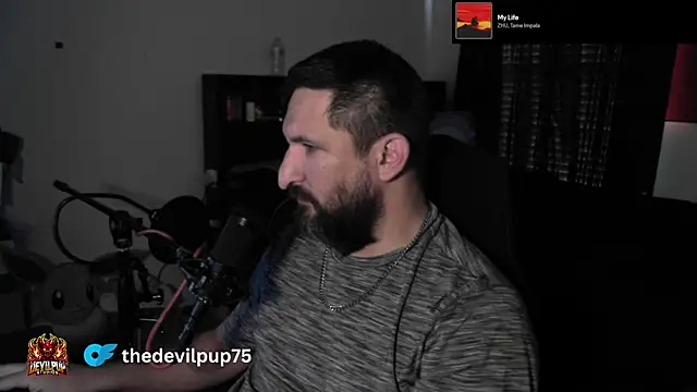 DevilPup75_ élő XXX-chatje