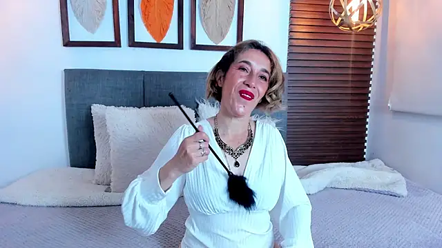 دردشة Margott_mature الجنسية المباشرة