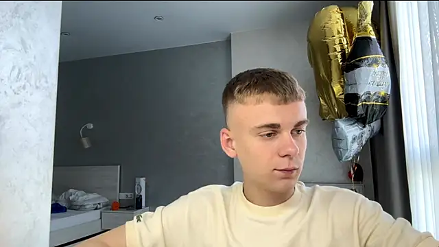 XXX chat uživo modela SoloFury