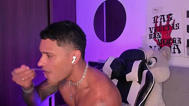 Czat XXX na żywo – Alessandro_Vanni