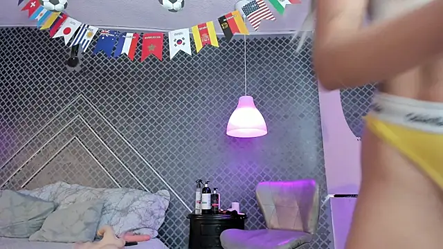 Aleja_bloom 现场XXX聊天