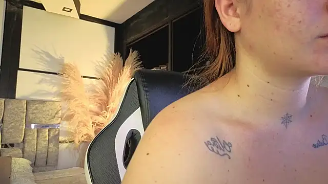 AlliceLover élő XXX-chatje