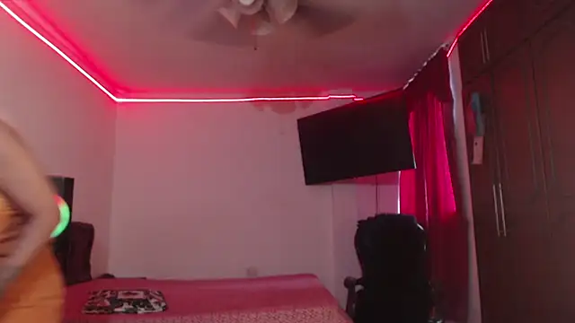 aliceesmith Chat XXX in diretta
