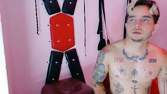 Chatroom XXX en direct de AliceandMax