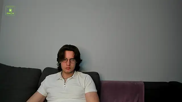 Valo_Cross' Live XXX Chat
