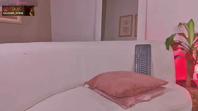 SalomeStorm_'s Live XXX Chat