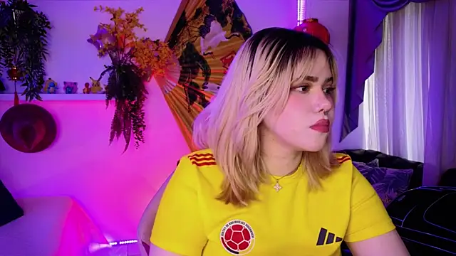 albaismynameX's Live XXX Chat