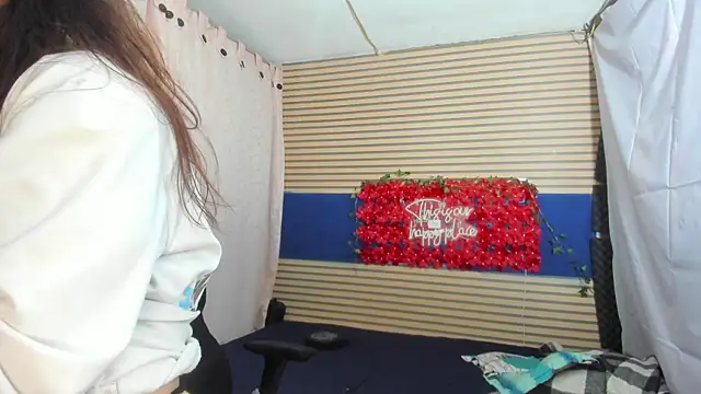 rosse_2504's Live XXX Chat