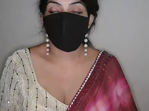 Reddy_Trisha – Live XXX-chat