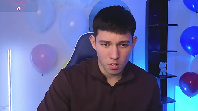 Онлайн чат XXX JamesCr_