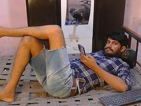HotXKrish Adlı Modelin Canlı XXX Sohbeti