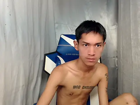 riks_tyler Chat XXX in diretta
