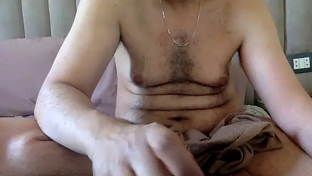 Živý XXX chat CaiBull