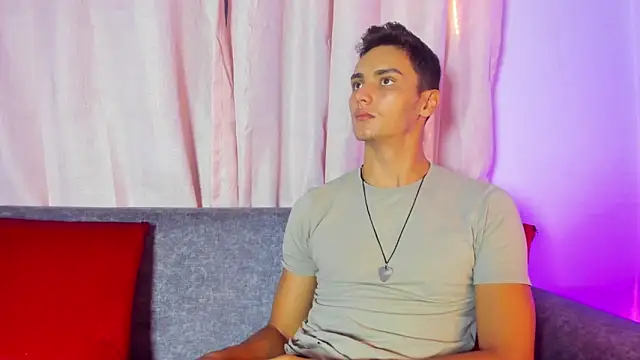 andrewevans46 live XXX chat