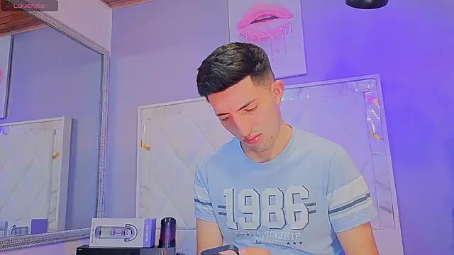 Chat +18 de Un_Sluttyy ao vivo