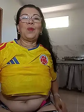 Chat +18 de laliItaclark ao vivo