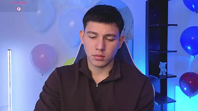 Živý XXX chat JamesCr_