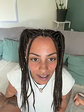 SweetPetiteNoir Live XXX-Chat