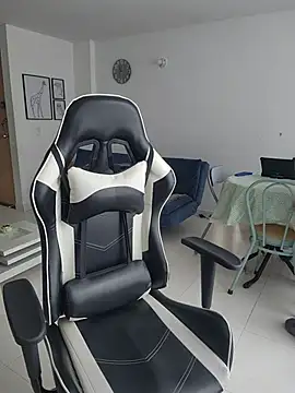 Chat +18 de jnilu1227 ao vivo