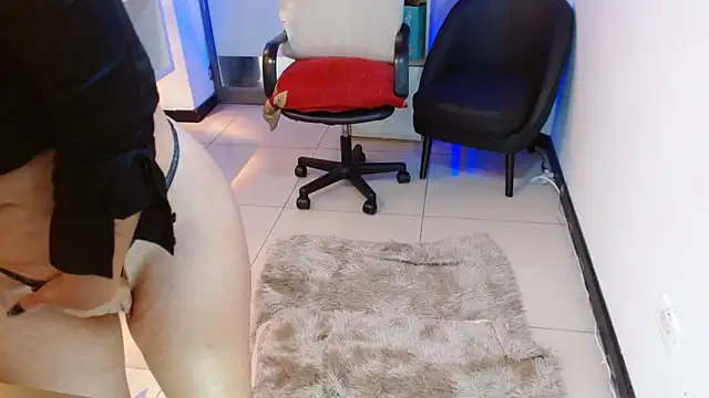 XXX chat uživo modela DianaPearls
