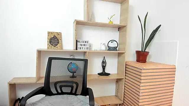XXX chat uživo modela LinaBrowm