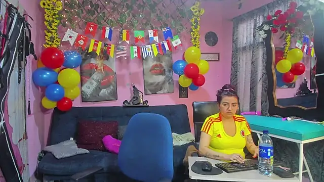 Show modela lesbiancuple na web-kameri