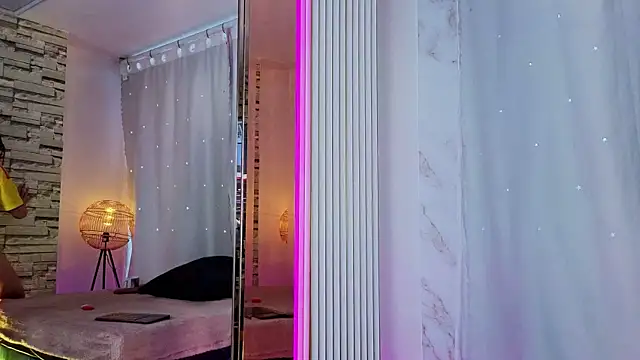 isa_sweet1_'s Live XXX Chat