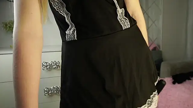 AlbaMesick XXX чат на живо