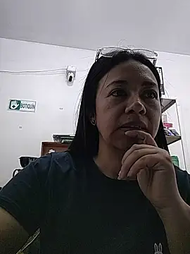 Violeta-Stationery_7's Live XXX Chat