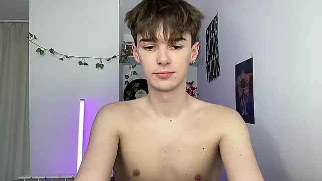 دردشة YourMilkyGuy الجنسية المباشرة