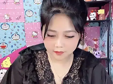 Nhanlu009 Adlı Modelin Canlı XXX Sohbeti